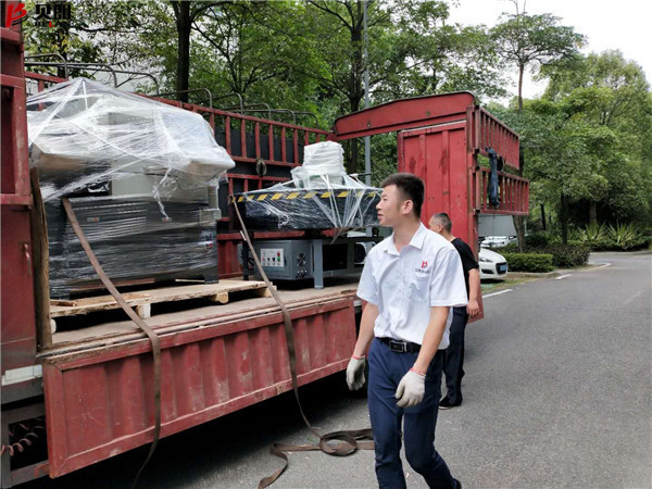 貝朗鐵絲自動(dòng)折彎?rùn)C(jī)發(fā)貨啦! 貝朗鐵絲自動(dòng)折彎?rùn)C(jī)發(fā)貨啦!